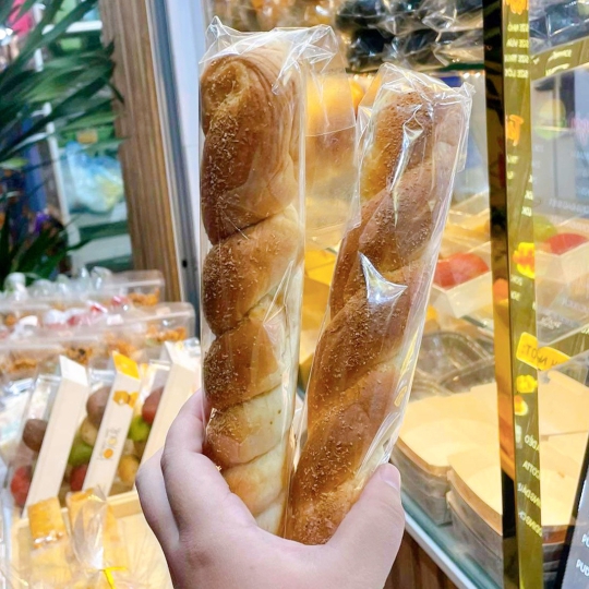 Bánh mì dài xoắn